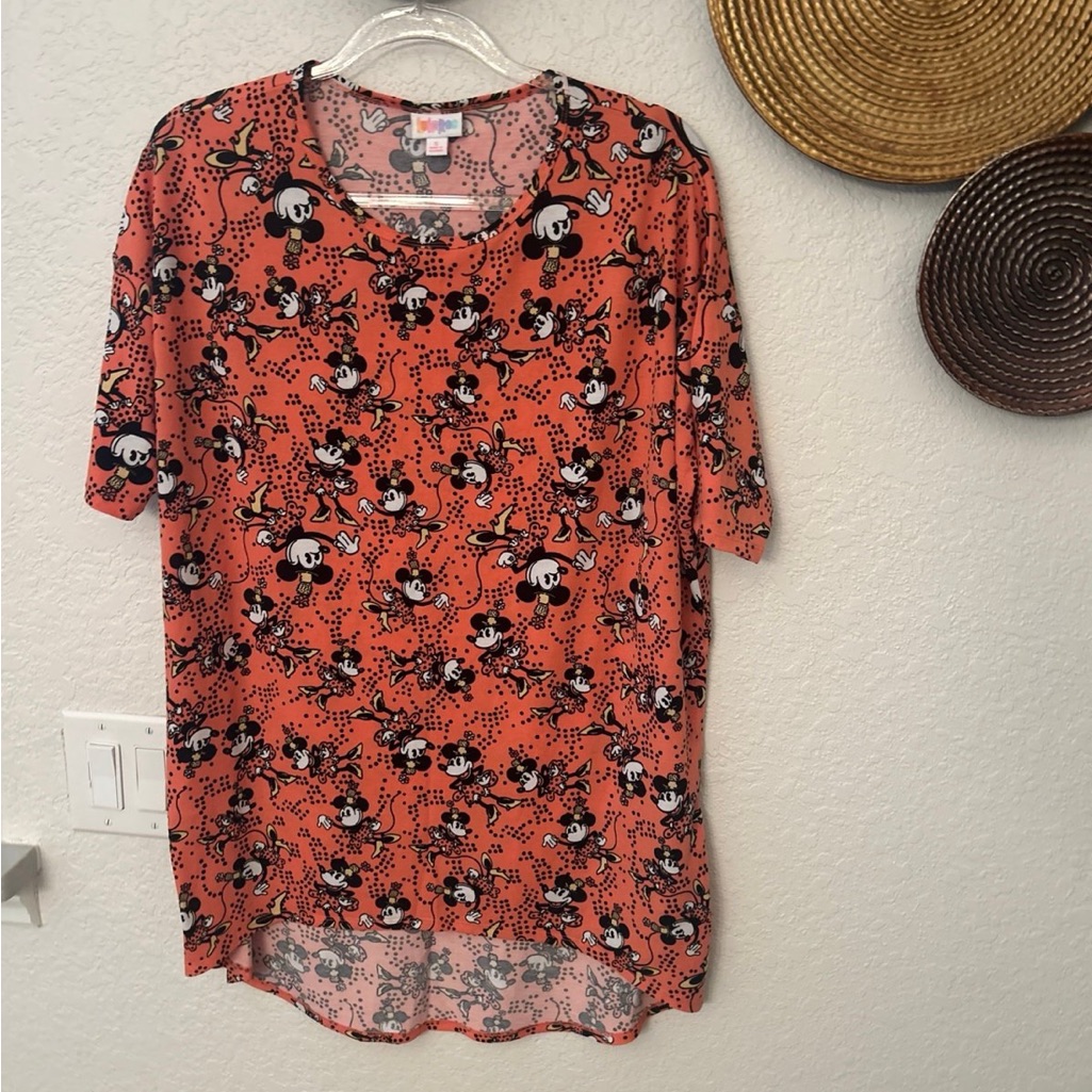 Lularoe Disney Irma Short Sleeve High-Low Top Featuring A Minnie Mouse Pattern S